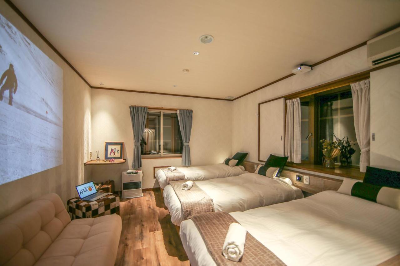 Apricot Pension Hakuba Exterior foto